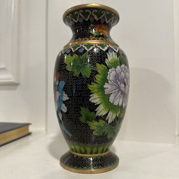 Vintage 70s Chinese Cloisonné Vase Peony & Bird Motif Black Enamel Brass Trim 8” - Picture 5 of 13
